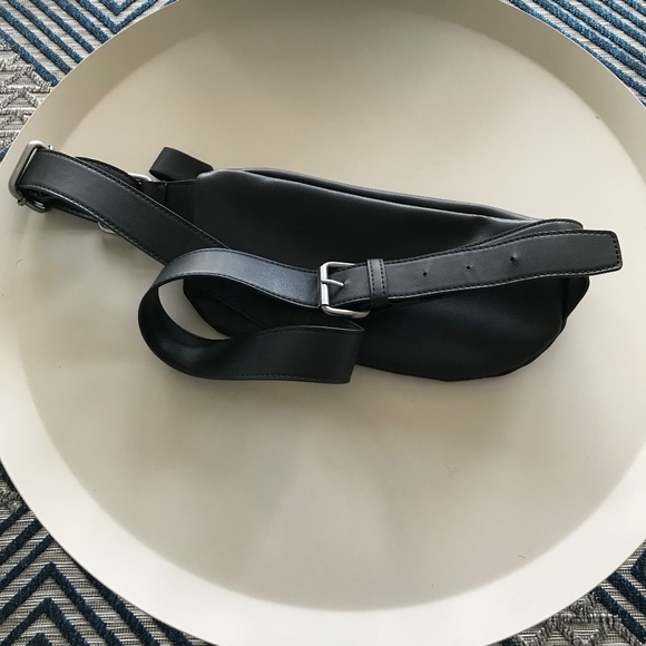 Guess belt bag - Picture 3 of 3